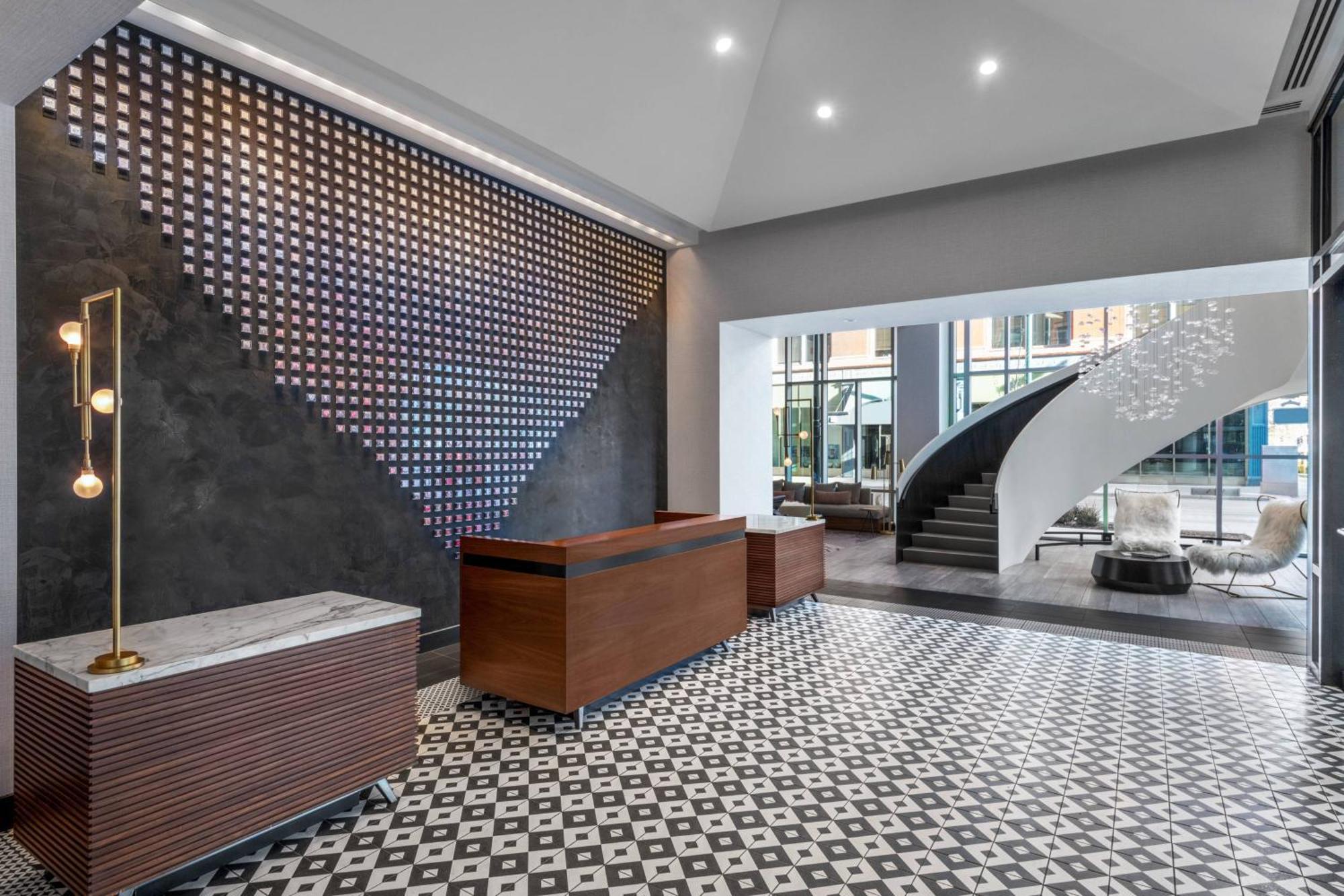 Le Meridien Denver Downtown Exterior photo