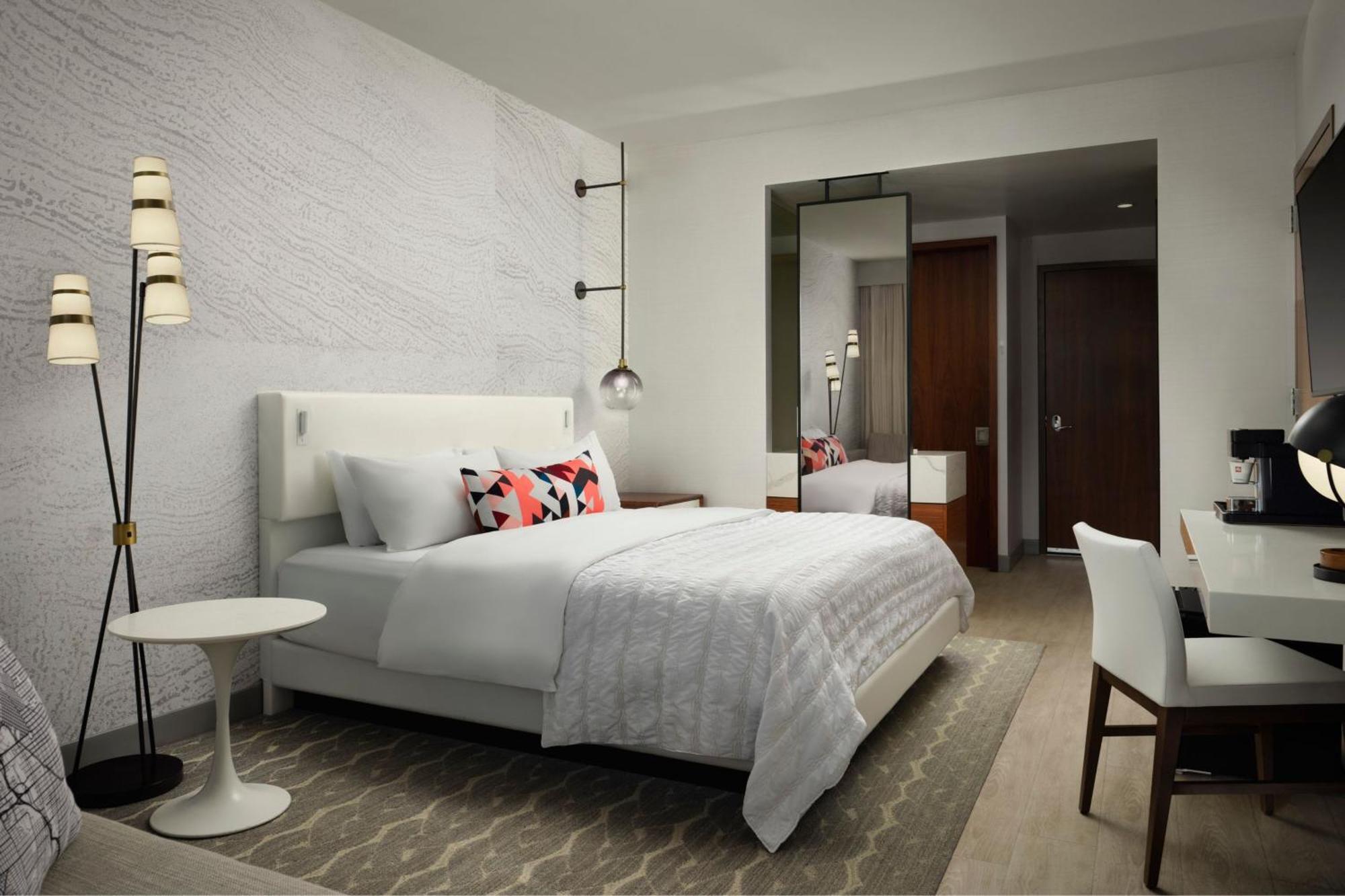 Le Meridien Denver Downtown Exterior photo